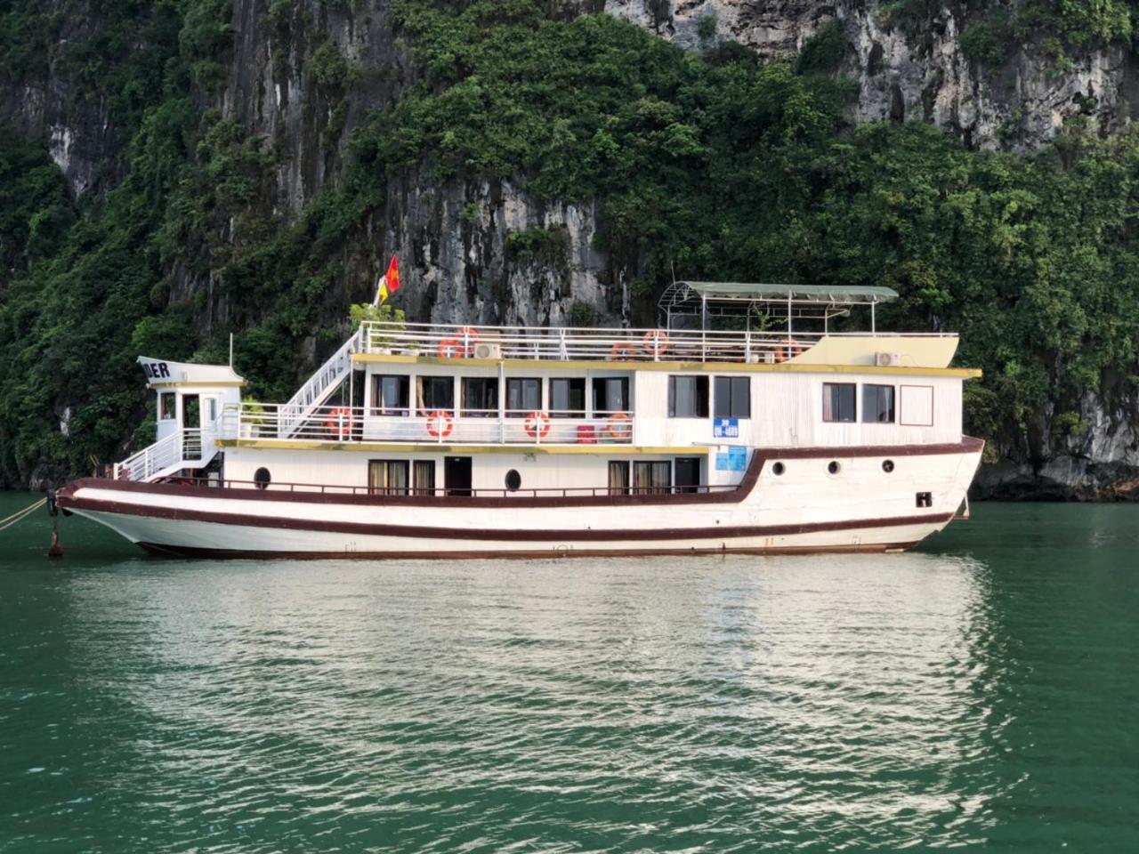 Halong Lavender Cruises Hotel ฮาลอง ภายนอก รูปภาพ