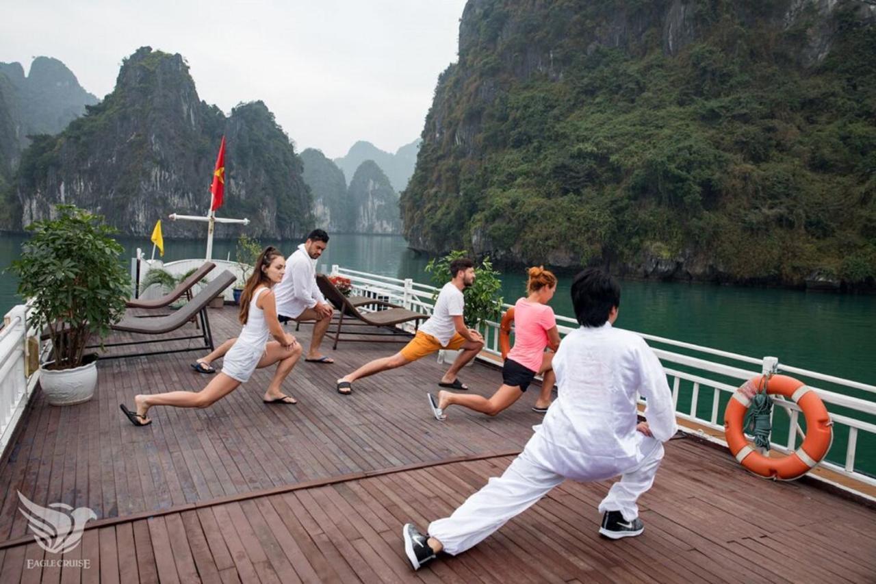 Halong Lavender Cruises Hotel ฮาลอง ภายนอก รูปภาพ