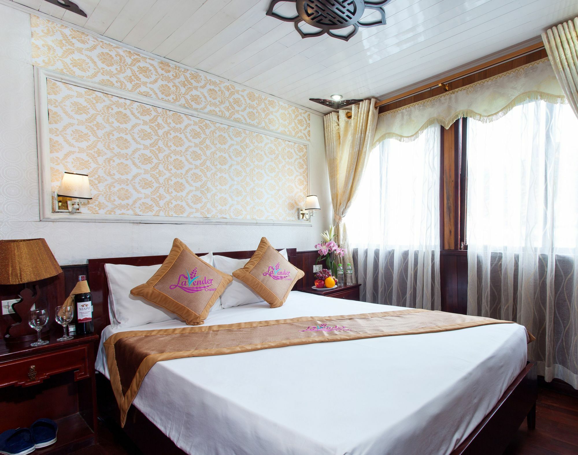 Halong Lavender Cruises Hotel ฮาลอง ภายนอก รูปภาพ