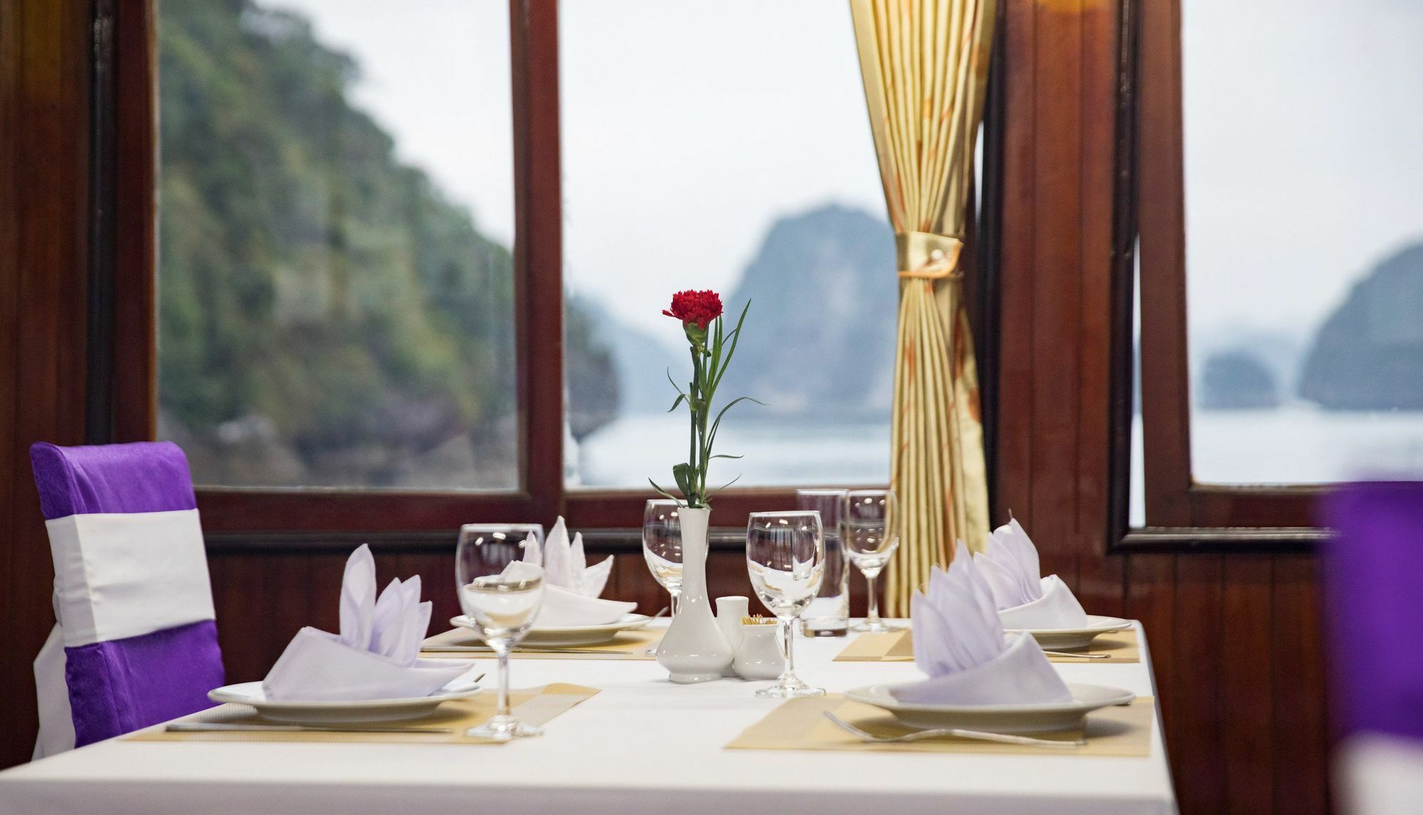 Halong Lavender Cruises Hotel ฮาลอง ภายนอก รูปภาพ