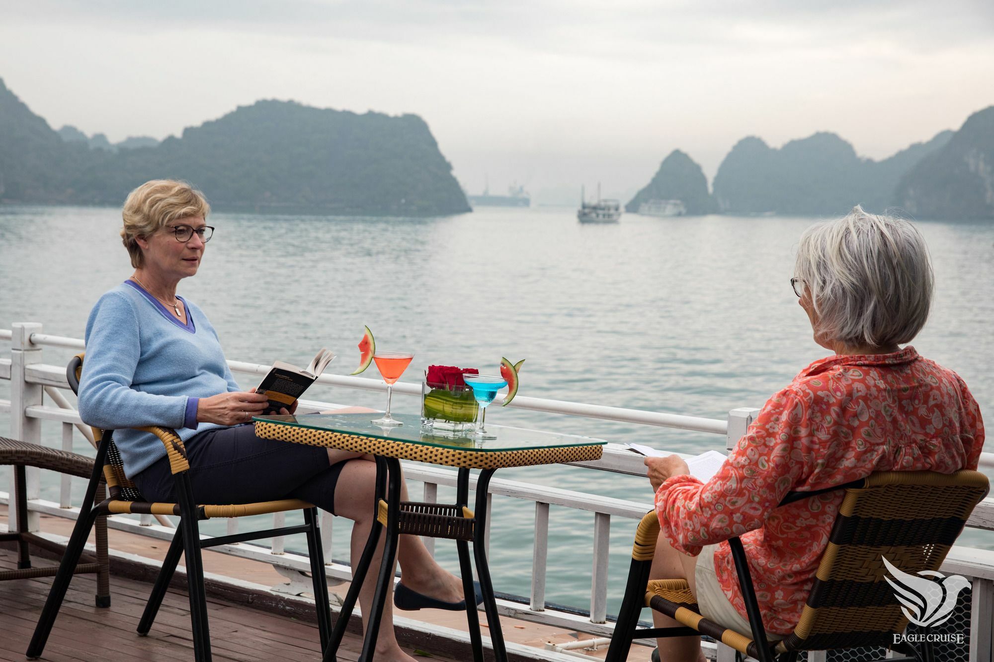 Halong Lavender Cruises Hotel ฮาลอง ภายนอก รูปภาพ