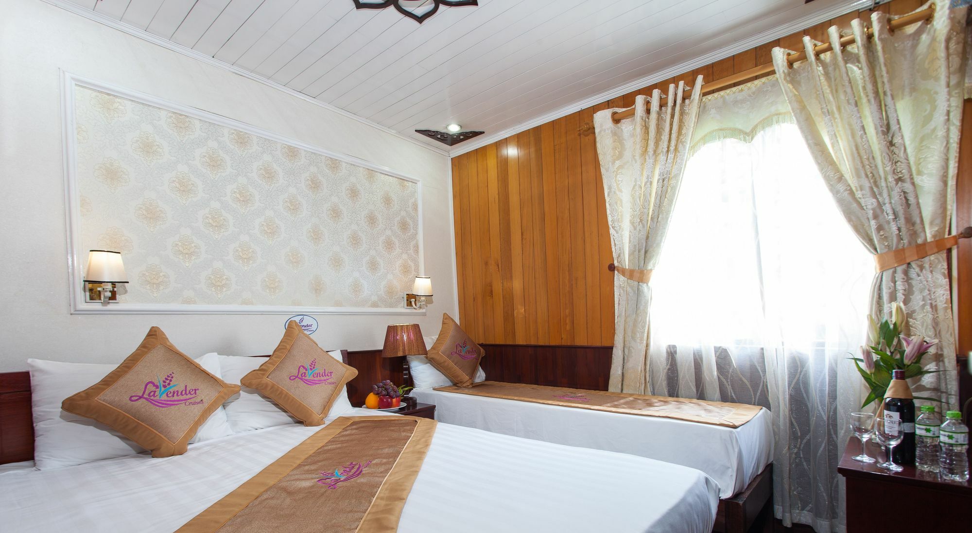 Halong Lavender Cruises Hotel ฮาลอง ภายนอก รูปภาพ